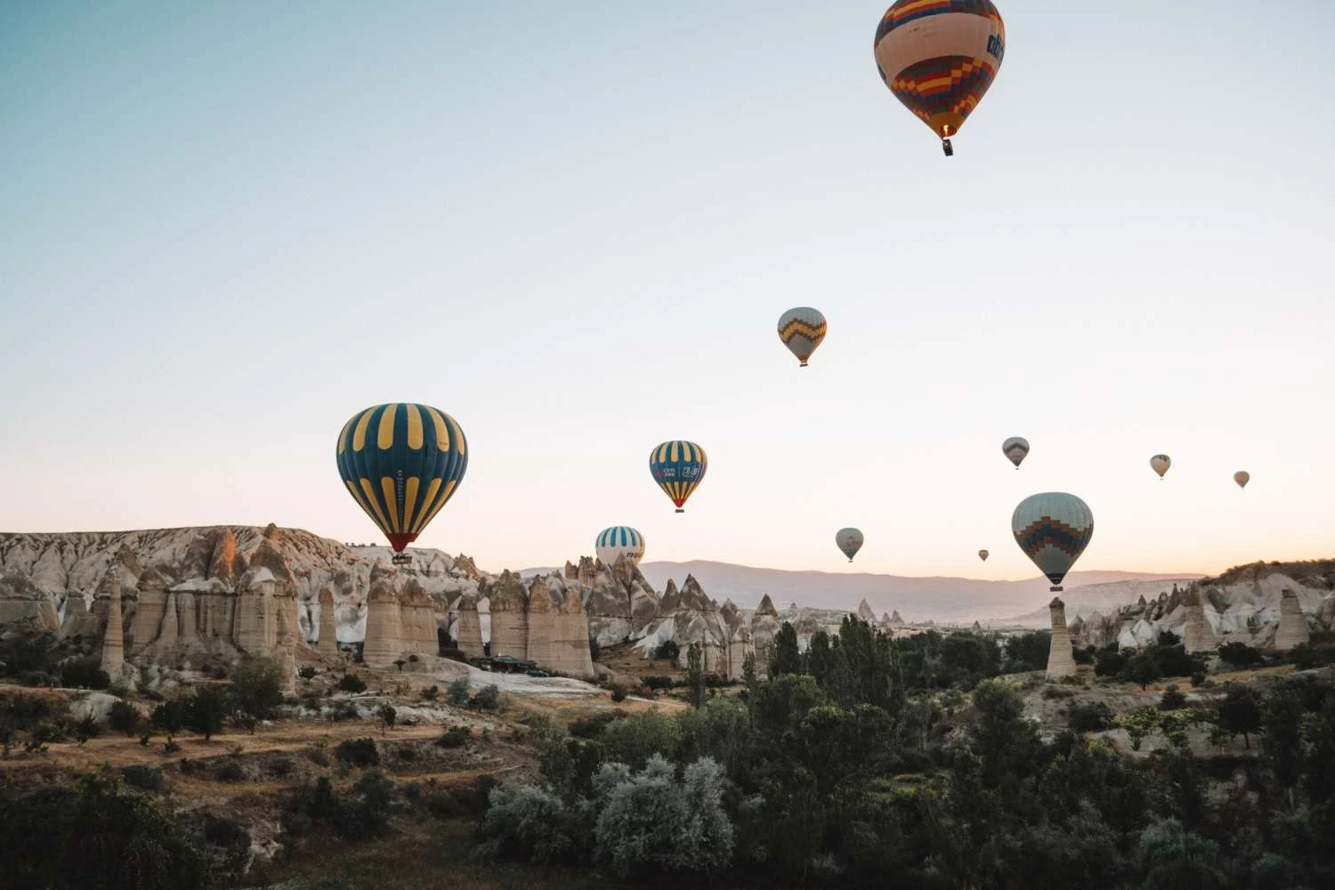 alex-azabache-KGwK6n7rxSg-unsplash